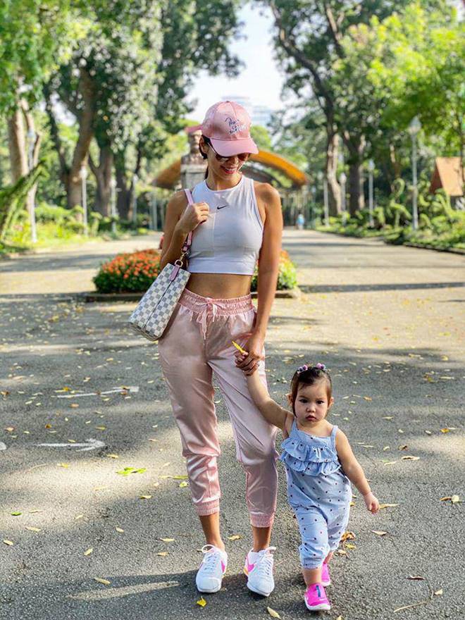 4 nhóc tỳ hot MXH 2019: Con Hà Anh được David Beckham khen, con Đan Trường sống cực sang chảnh-8