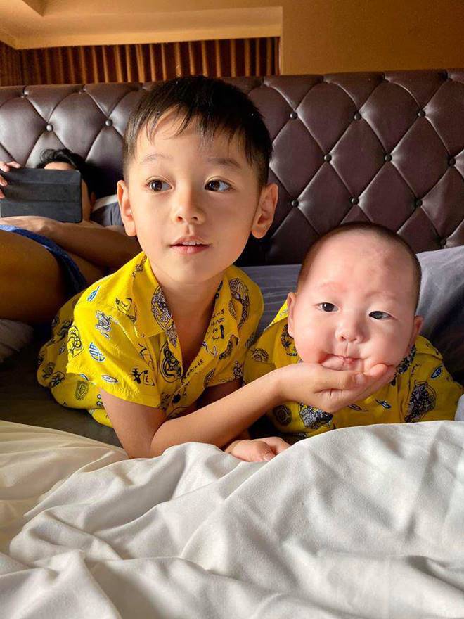 4 nhóc tỳ hot MXH 2019: Con Hà Anh được David Beckham khen, con Đan Trường sống cực sang chảnh-9