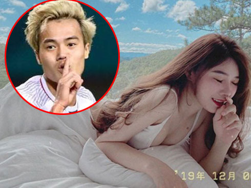 Văn Toàn và Văn Thanh cổ vũ U23 Việt Nam trước trận gặp Jordan-1