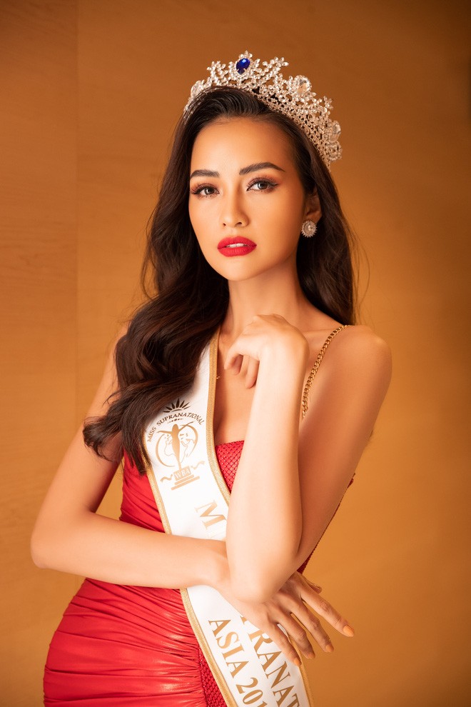 Hoa hậu Siêu quốc gia châu Á Ngọc Châu khoe chân dài, lưng trần gợi cảm-1