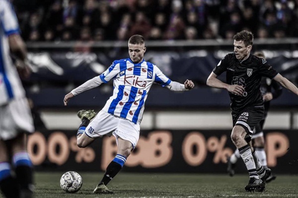 Văn Hậu ngồi dự bị tại giải vô địch Quốc gia Hà Lan-2