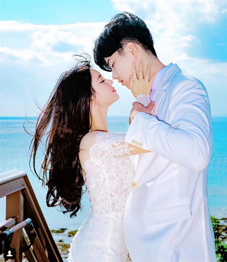 Sắp cưới thì nhận được tin nhắn cà khịa từ người yêu cũ của chồng: Anh ấy ngủ hay đạp chăn lắm em ạ”, cô dâu bình tĩnh đáp trả khiến cô ta im bặt-1