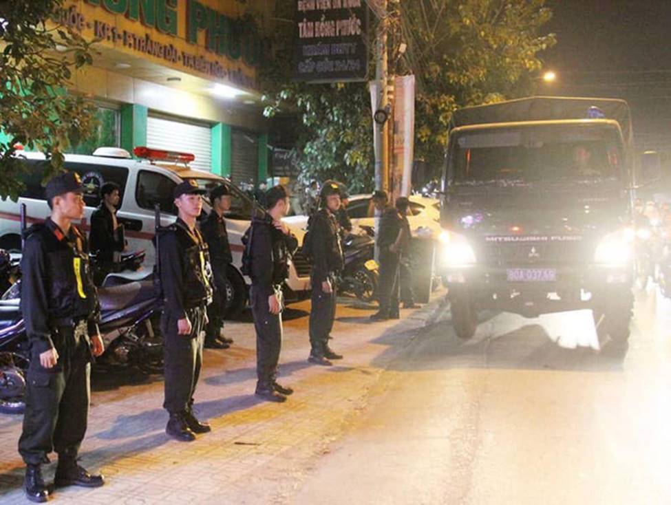 Công an Đồng Nai trắng đêm trấn áp nhóm giang hồ xông vào Bệnh viện Tâm Hồng Phước khống chế giám đốc đòi nợ-2
