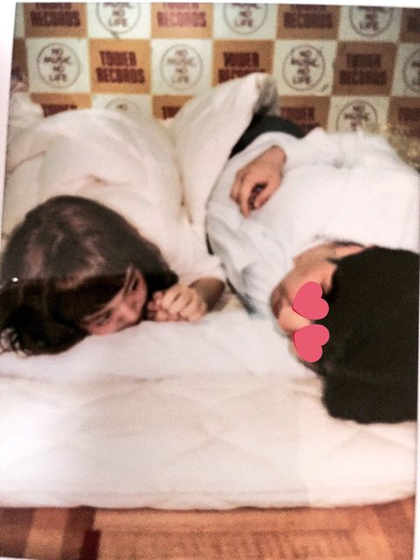 Sốc trước cách thức chiều fan của thần tượng Nhật Bản: Sẵn sàng cho người hâm mộ nam ngủ cùng giường với tư thế nhạy cảm-4