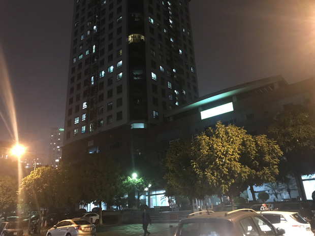 Người dân kể lại giây phút kinh hoàng khi phát hiện người phụ nữ trầm cảm rơi từ tầng cao toà chung cư xuống đất tử vong-2