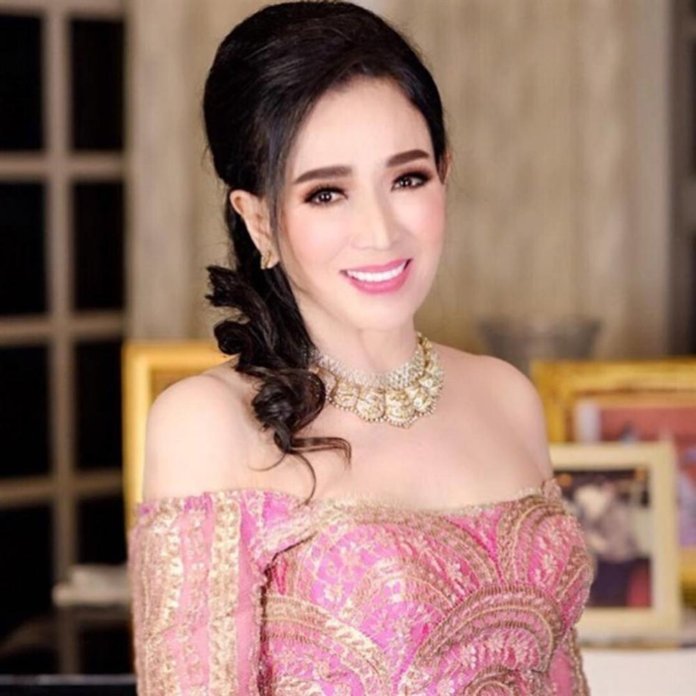Vẻ ngoài trẻ trung của Hoa hậu Hoàn vũ 72 tuổi-10