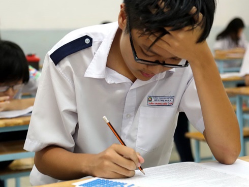 Không làm được bài thi, học sinh cầu cứu theo cách có một không hai” khiến mọi người thầm nghĩ: Chắc phải tuyệt vọng lắm!-3