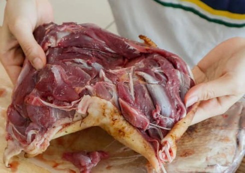 Sự thật rùng mình về đùi gà tây bán tràn ngập thị trường-1