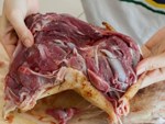 Rợn người món thịt gà tây đặc sản tràn ngập thị trường Tết-4