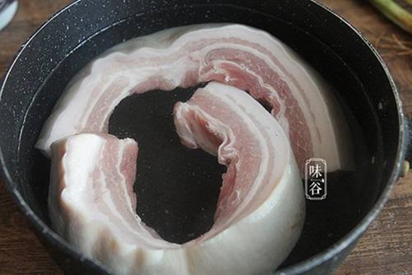 Mẹo kho thịt bằng nồi cơm điện đã ngon lại chẳng tốn nhiều công sức nấu-2