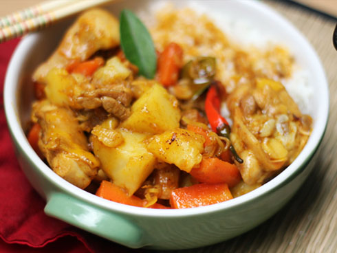 Nấu cà ri gà đổi món cho gia đình vào những ngày gió mùa về-4
