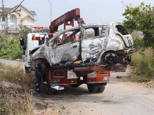Đặc điểm nhận dạng nghi can giết người cướp tài sản rồi đốt xe phi tang ở Sài Gòn: Người Hàn Quốc, dáng thư sinh, da trắng, đeo kính cận