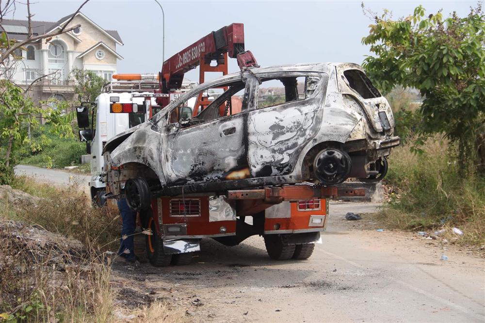 Đặc điểm nhận dạng nghi can giết người cướp tài sản rồi đốt xe phi tang ở Sài Gòn: Người Hàn Quốc, dáng thư sinh, da trắng, đeo kính cận-2