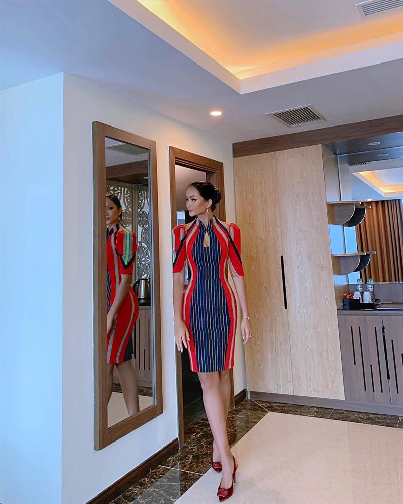 Học HHen Niê bí quyết cực dễ hack vòng eo nhỏ đến siêu tưởng mà không cần đến photoshop-6