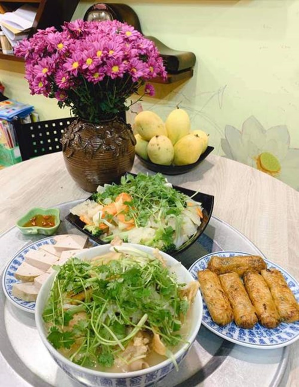 Chiếc bánh đẹp tựa như một bức tranh trong sinh nhật NSND Tự Long-2