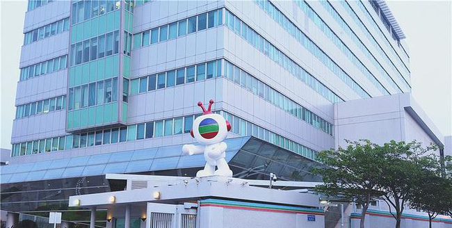 Vụ TVB sa thải 1.000 người: Xót xa hình ảnh huy hoàng của Trịnh Gia Dĩnh - Xa Thi Mạn, nhân viên bị đuổi cố nán lại lần cuối-1