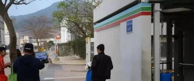 Vụ TVB sa thải 1.000 người: Xót xa hình ảnh huy hoàng của Trịnh Gia Dĩnh - Xa Thi Mạn, nhân viên bị đuổi cố nán lại lần cuối-7