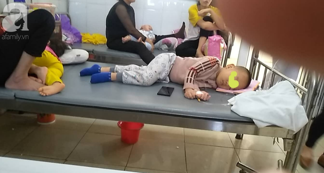 Lời kể của phụ huynh giây phút chứng kiến hàng trăm trẻ mầm non nhập viện nghi ngộ độc ở Thanh Hóa-4