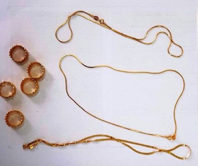 Vụ đánh tráo dây chuyền ở tiệm vàng: Tiết lộ thủ đoạn phạm tội tinh vi và chuyện dở khóc dở cười-2