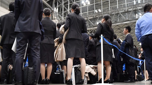 Ác mộng xin việc làm ở Nhật: Khi đàn anh ra tay giúp đỡ và một loạt hành động bệnh hoạn ám ảnh-1