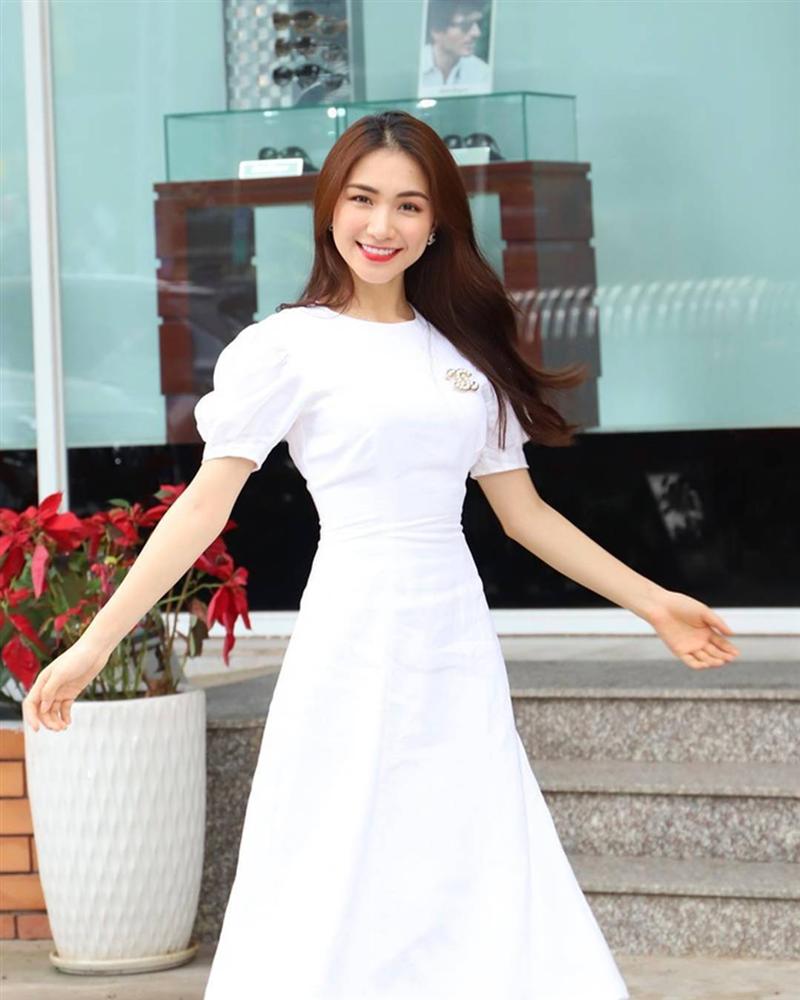 Hòa Minzy thay đổi phong cách sau tin đồn vừa sinh con-14