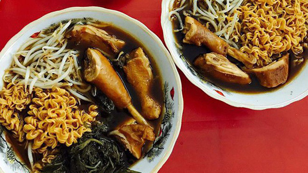 Diệp Lâm Anh ăn không kịp thở ở Hà Nội-3