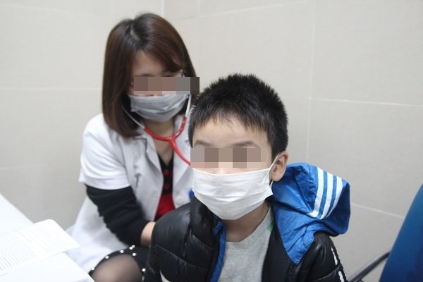 Dịch cúm gia tăng, bác sĩ chỉ sai lầm bắt đầu từ chiếc khăn xô khiến trẻ lâu khỏi bệnh-2