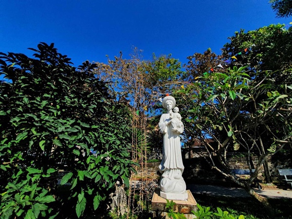 Toàn cảnh hai nhà thờ lớn ở Huế trong dịp Giáng sinh-4