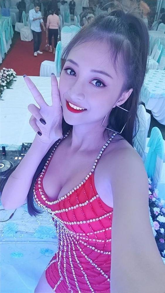 DJ bị đồn là vợ sắp cưới của Hiệp Gà tung bộ ảnh Noel mướt mắt-9