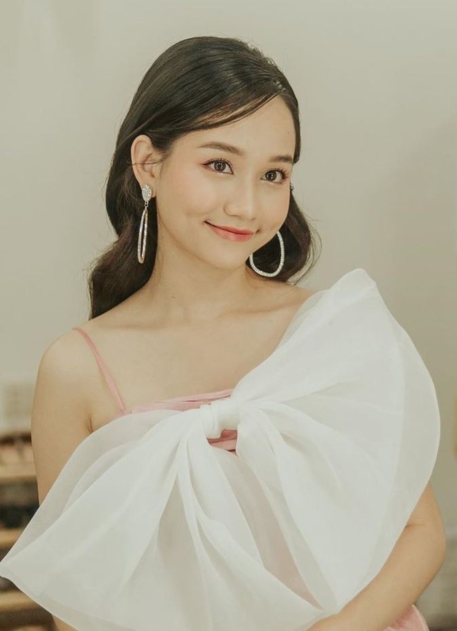 Trúc Anh Mắt biếc và những lần mặc gợi cảm-8