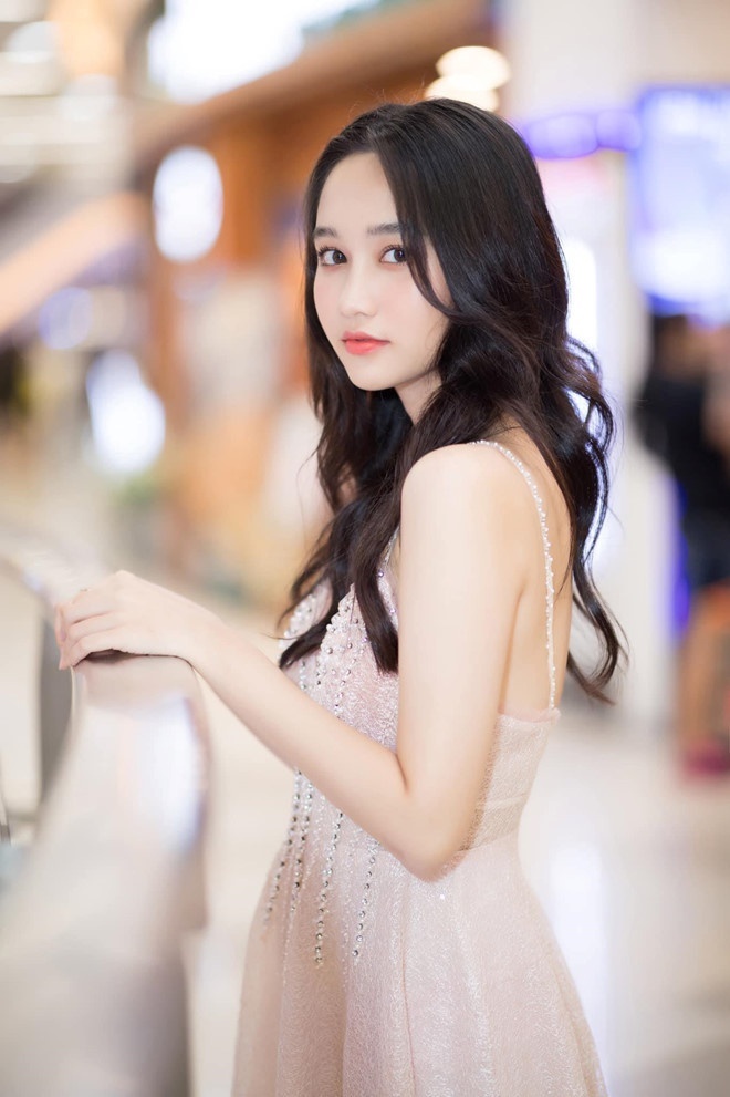 Trúc Anh Mắt biếc và những lần mặc gợi cảm-11