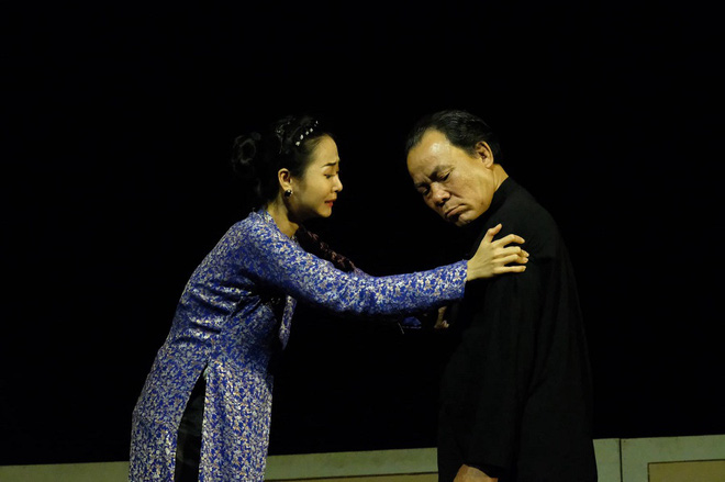 Nghệ sĩ hài Phương Bình: Từ một diễn viên qua làm gái chỉ một bước chân-1