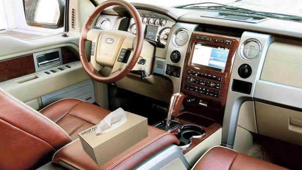 Một số mẹo đơn giản làm sạch nội thất xe ô tô-2