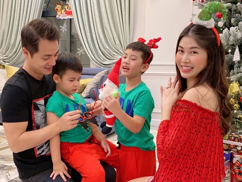 Đi chơi không quên phòng virus corona, gia đình Đăng Khôi - Thủy Anh bịt kín mít nhưng hai cậu nhóc khiến ai nấy phì cười-6