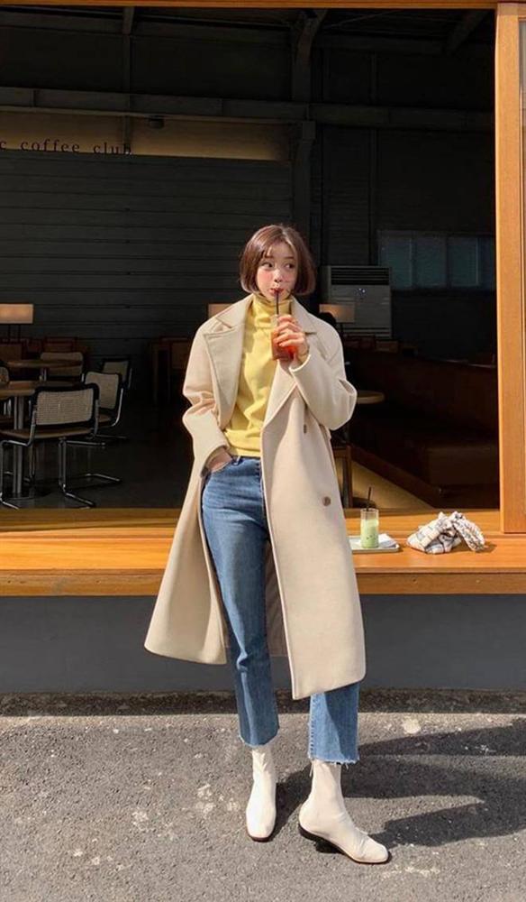 Chị chị em em” như Thanh Hằng với Hà Tăng, đến công thức phối áo cổ lọ cũng chia nhau-12