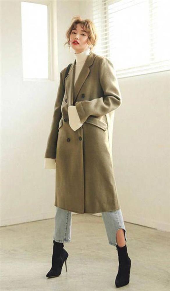 Chị chị em em” như Thanh Hằng với Hà Tăng, đến công thức phối áo cổ lọ cũng chia nhau-13