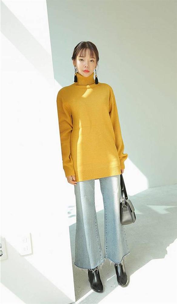 Chị chị em em” như Thanh Hằng với Hà Tăng, đến công thức phối áo cổ lọ cũng chia nhau-9