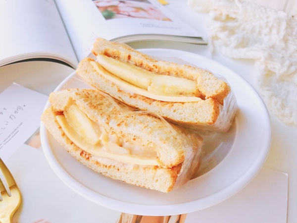 Có nhiều chuối chín, hãy làm ngay món bánh kẹp chuối siêu ngon này nhé!-5