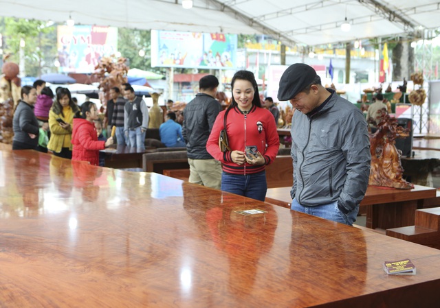 Chiêm ngưỡng những chiếc phản làm bằng gỗ cẩm giá hơn 2 tỷ-6