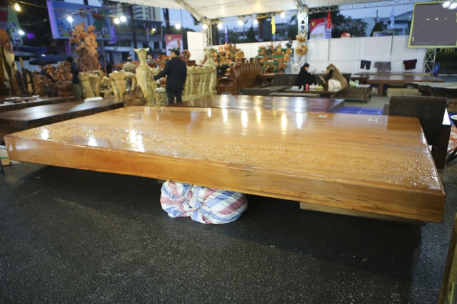 Chiêm ngưỡng những chiếc phản làm bằng gỗ cẩm giá hơn 2 tỷ-9