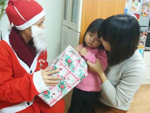 Cười đau bụng dịp Giáng sinh: Con háo hức được gặp ông già Noel nhận món quà mong ước và cái kết