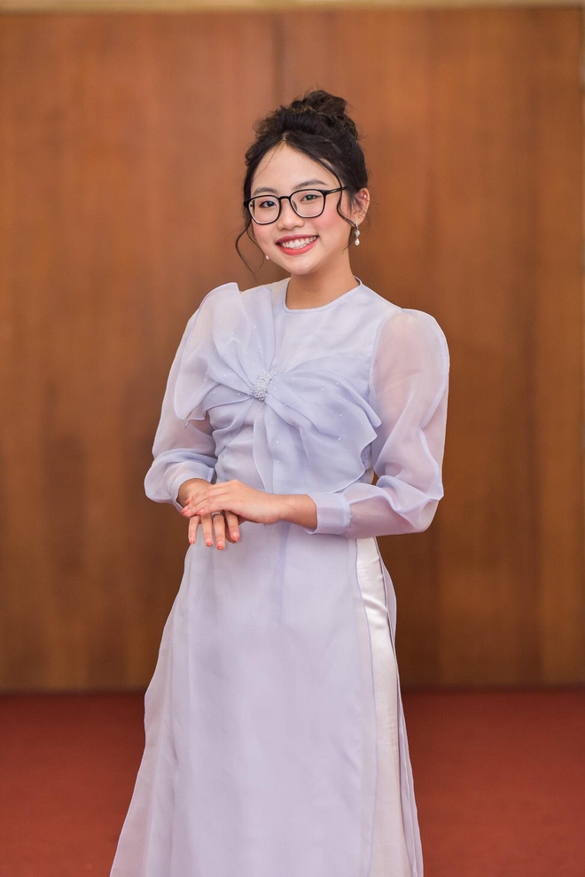 Phương Mỹ Chi lần đầu chia sẻ áp lực phía sau sự nổi tiếng: Bỏ học đi diễn, bị mẹ bào mòn, chẳng có không gian vui chơi giải trí như bạn bè cùng trang lứa-4