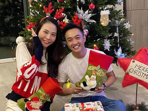 Sau vụ lộ giới tính con, Đàm Thu Trang - Cường Đô La cùng tạm biệt năm 2019, nhưng gây chú ý nhất lại là hành động này với bé Subeo-3