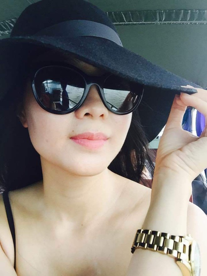 Những hình ảnh không có trên phim của Khuê Hoa hồng trên ngực trái-7