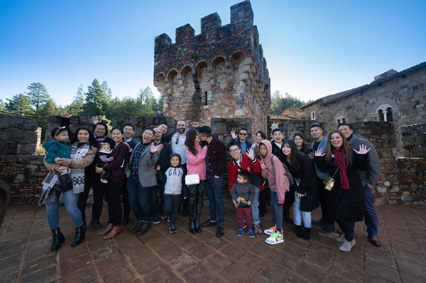 Hoa hậu Thu Hoài được bạn trai kém 10 tuổi quỳ gối cầu hôn tại Mỹ sau hơn 4 năm, nhẫn đính ước khủng gây choáng-2