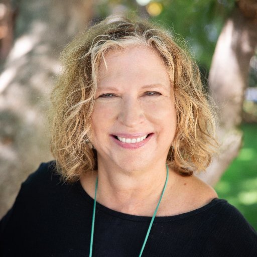 Từ hôn môi con đến chuyện lạm dụng tình dục: Chuyên gia tâm lý chỉ ra 3 tác hại, bố mẹ nên bỏ ngay cách thể hiện tình cảm đầy hiểm họa này-3