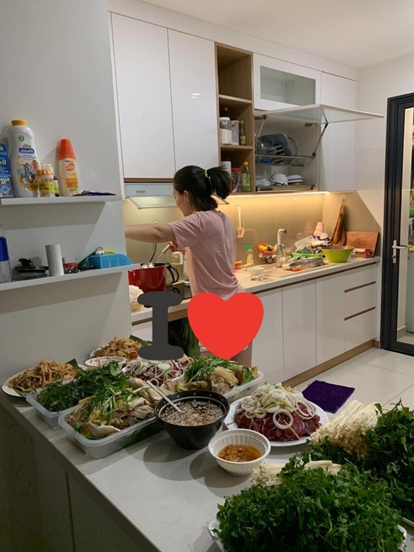 Đại tiệc nhà sao Việt đêm Giáng sinh: Ngọc Lan vui vẻ vào bếp sau ly hôn-6