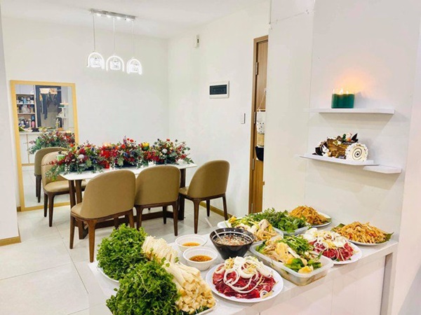 Đại tiệc nhà sao Việt đêm Giáng sinh: Ngọc Lan vui vẻ vào bếp sau ly hôn-7