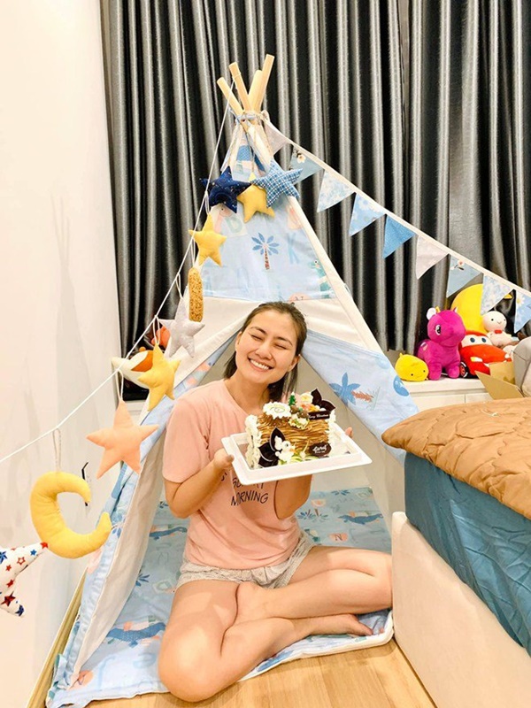 Đại tiệc nhà sao Việt đêm Giáng sinh: Ngọc Lan vui vẻ vào bếp sau ly hôn-8