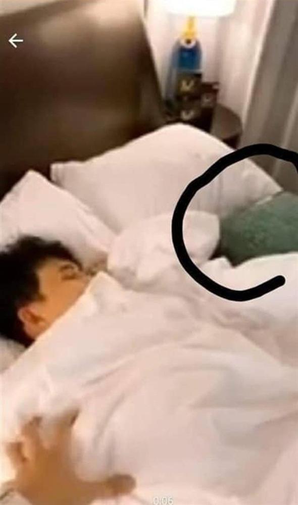 Rò rỉ hậu trường cảnh đóng giả Jack lộ ảnh giường chiếu để chèo lái dư luận?-5